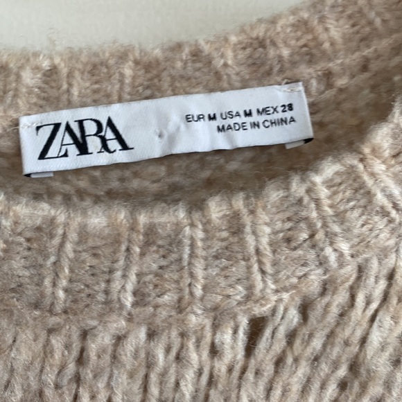Zara jumper with beaded bows! Sparkly size medium - Picture 3 of 4